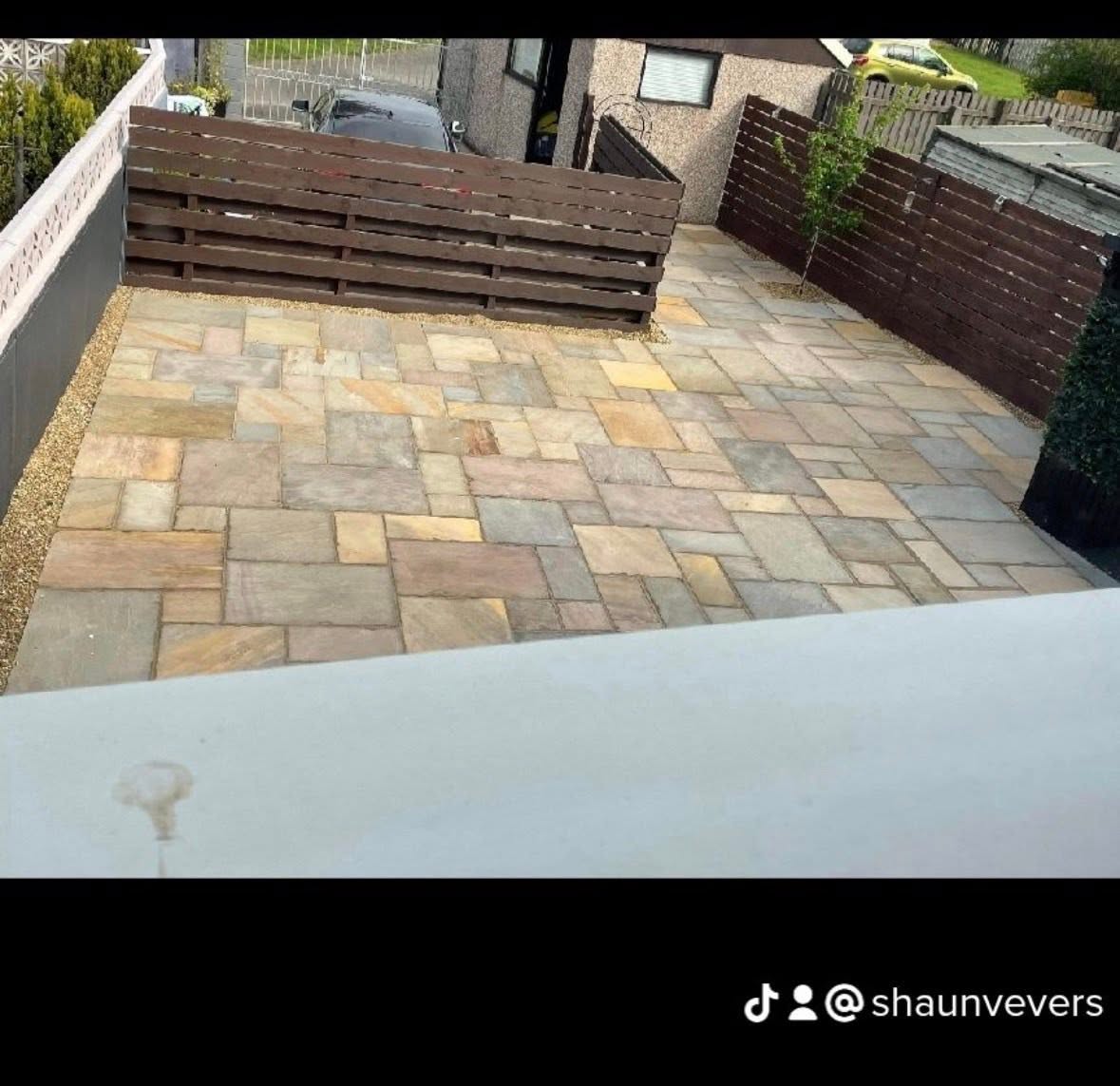 Paved garden and fencing completed by SBK Groundworks